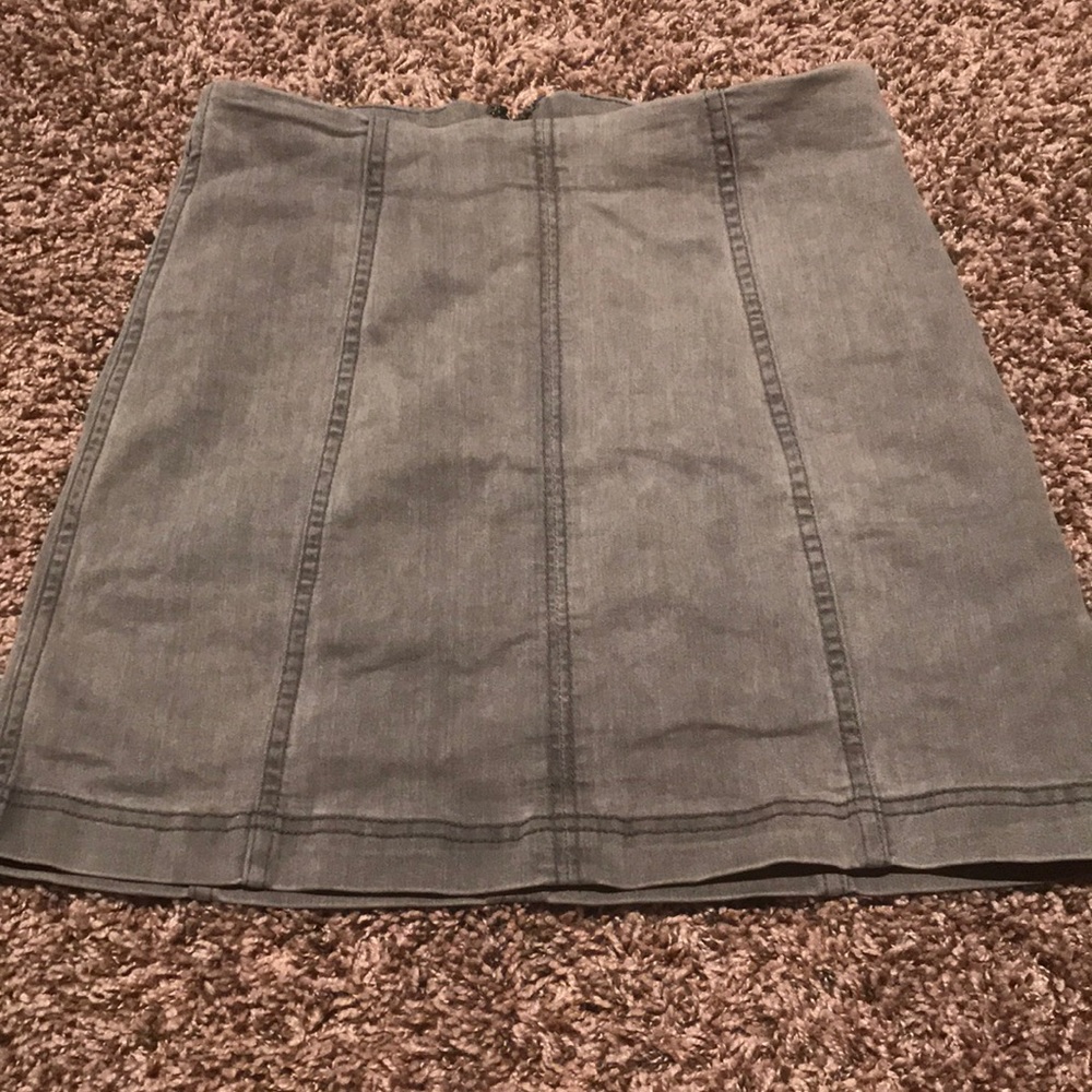 Grey mini skirt